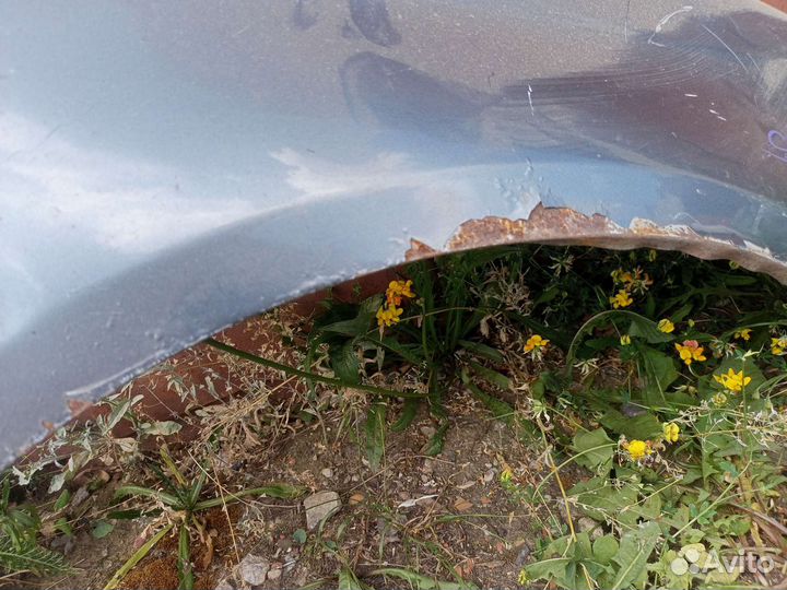 Крыло правое на Volkswagen Jetta 5