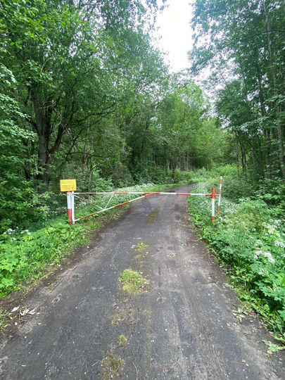 Здание, 300-860 м²