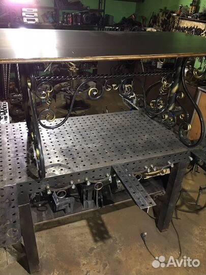 Кованый стол, большой, для сада и дачи