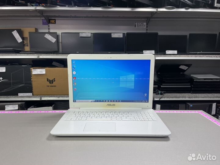 Ноутбук Asus X556U