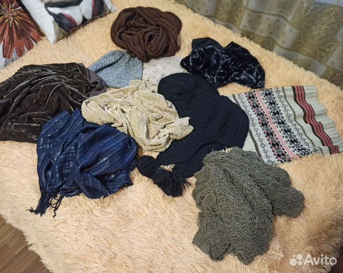 Женские шарфы и снуды