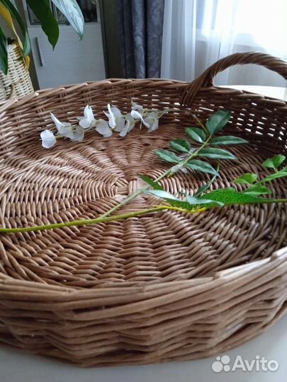 Поднос плетеный