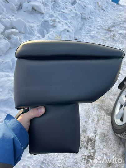 Подлокотник