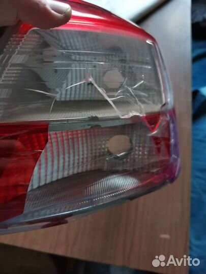 Фонарь задний правый седан Focus 3 с дефектом