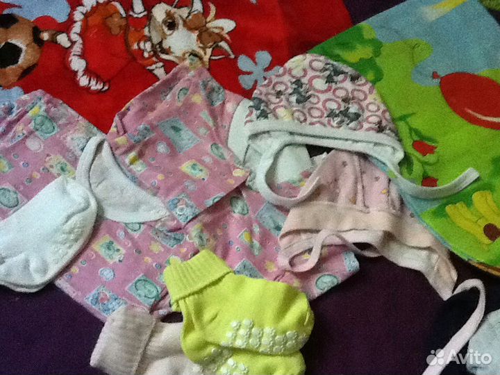 Одеяло теплое и Одежда на новорождённого