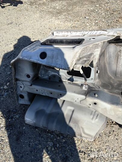 Крыло правое заднее Mitsubishi Pajero 4 2010 год