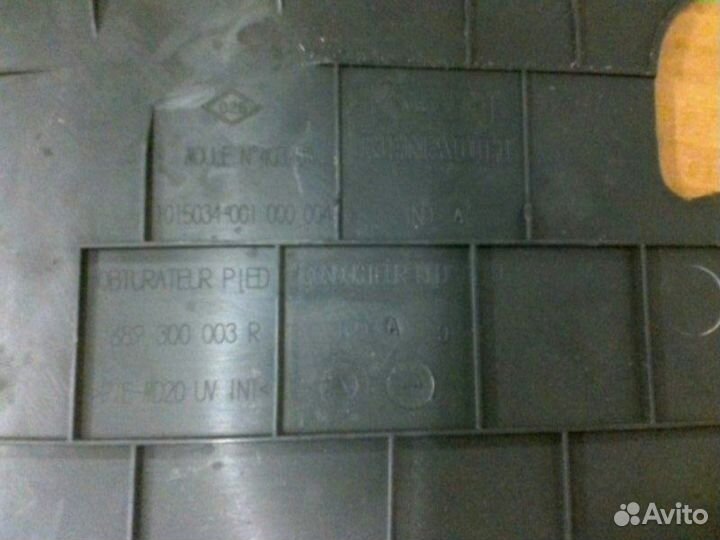 Пластик салона правый Renault Megane 3 хэтчбек