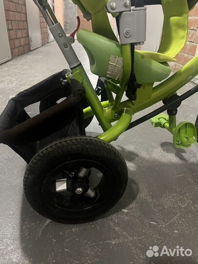 Детский трехколесный велосипед с ручкой