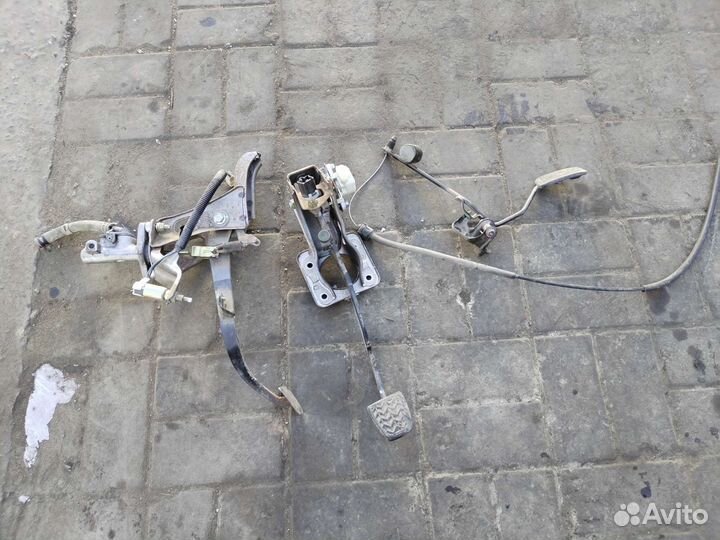 Педали таета витц/Toyota Vitz 98-05г мт