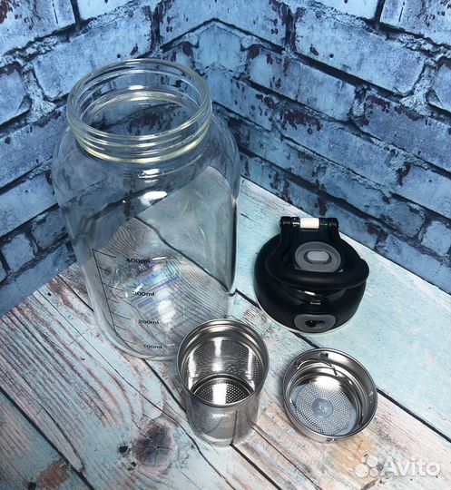 Бутылка стеклянная с чехлом, ремешком и фильтром