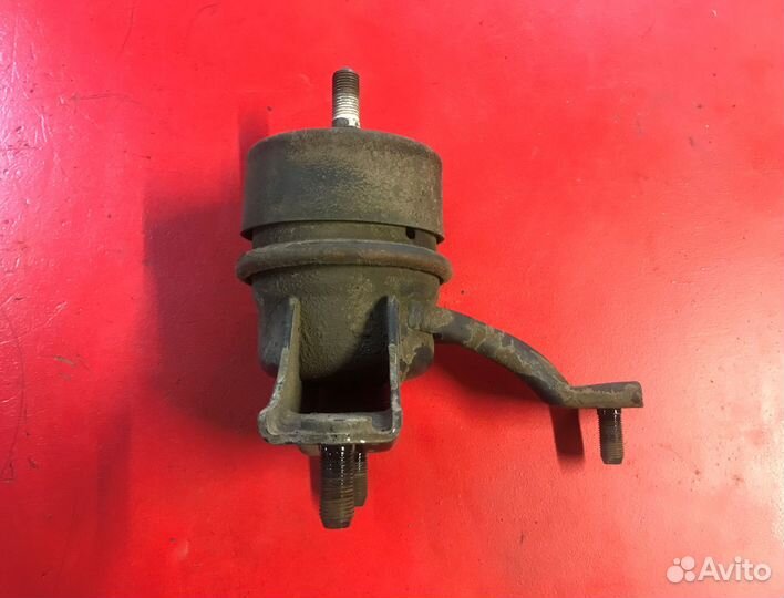 Опора двигателя правая Toyota Camry V50 2011-2017