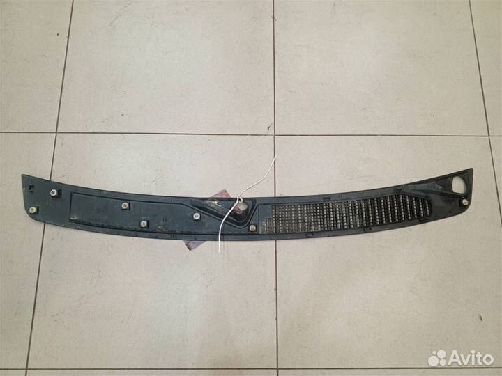 Решетка стеклоочистителя (жабо) Mitsubishi Pajero