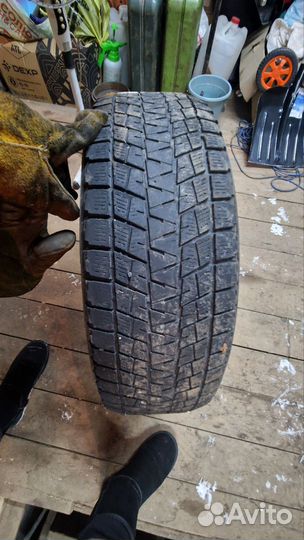 Bridgestone Blizzak DM-V1 215/70 R17 101R