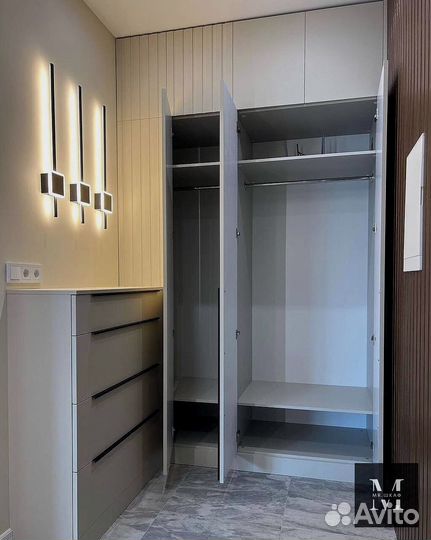 Современный шкаф