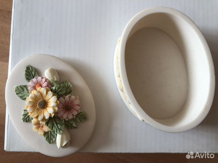 Шкатулки :винтаж, Кипр, жестяная