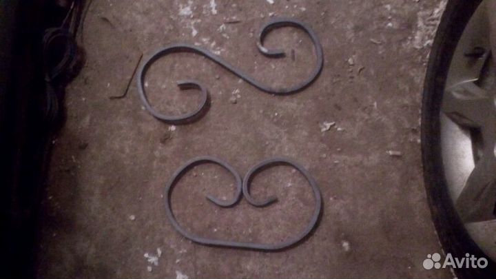 Урна с элементами ковки