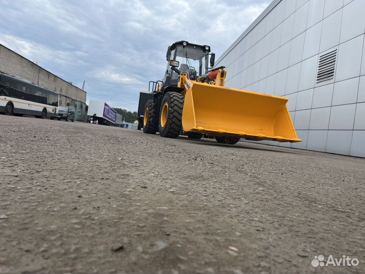 Фронтальный погрузчик Lonking CDM836N, 2023