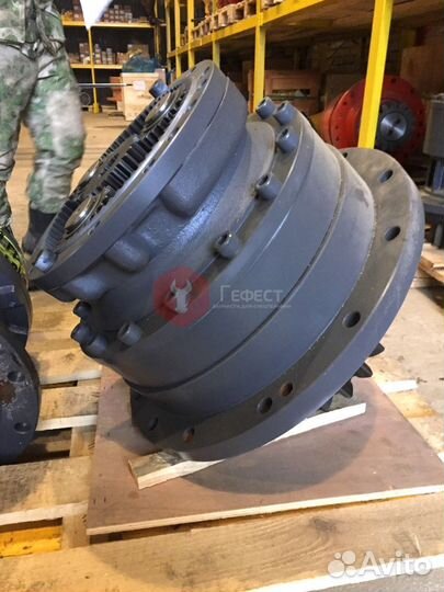 Поворотный редуктор Hyundai R210NLC-9