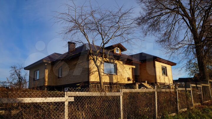 Дом 393 м² на участке 21 сот.