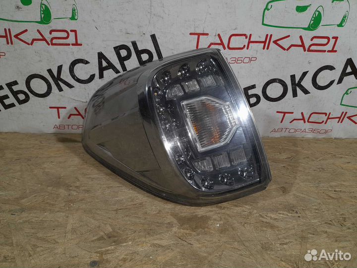 Фонарь левый наружный Nissan Patrol Y62 2010-2014