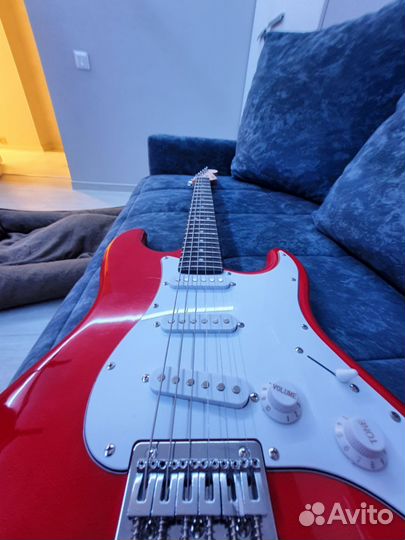 Fender squier bullet stratocaster sss (RED)