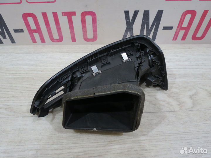 Дефлектор торпедо левый Ford Focus 3