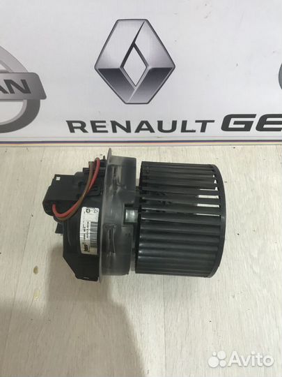 Вентилятор мотор печки отопителя Renault sandero 2