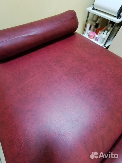 Кушетка для массажа с вырезом