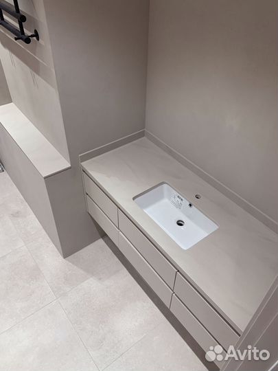 Столешница из акрилового камня