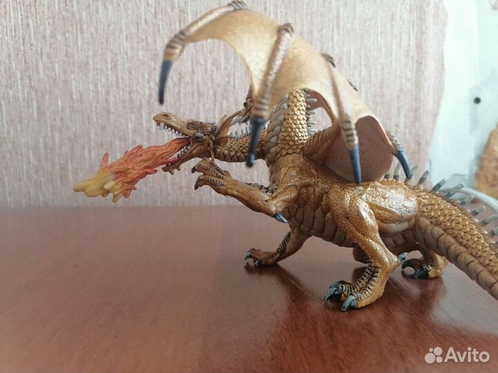 Papo золотой дракон
