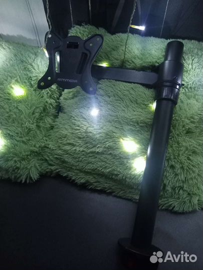 Кронштейн для монитора