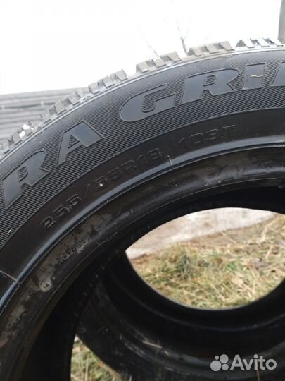 Goodyear UltraGrip 500 255/55 R18