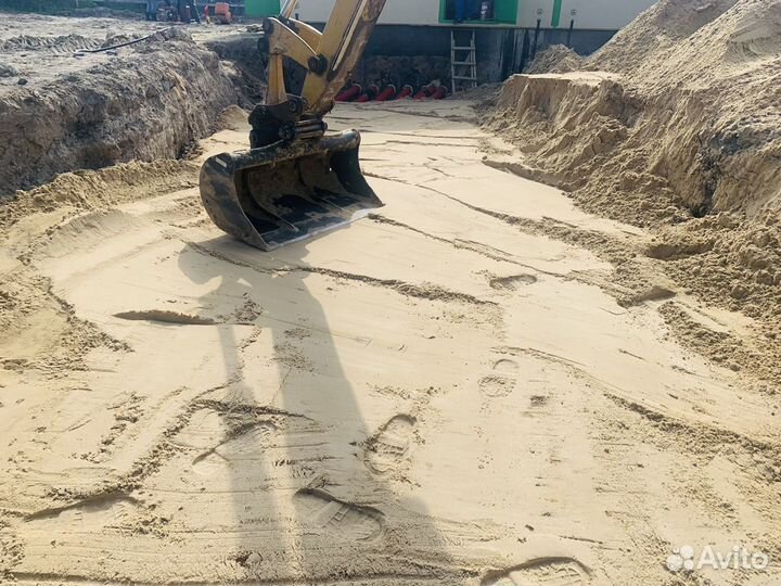 Экскаватор-погрузчик