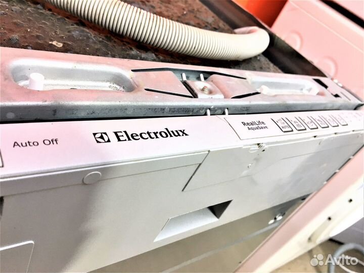 Встраиваемая посудомоечная машина Electrolux. Гара