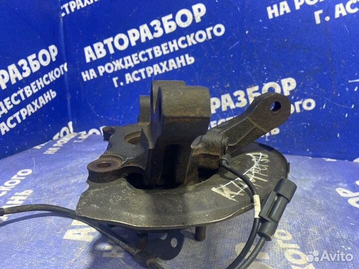 Передний левый поворотный кулак Mitsubishi