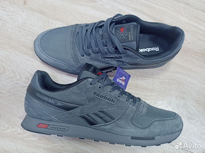 Кроссовки-великаны Reebok