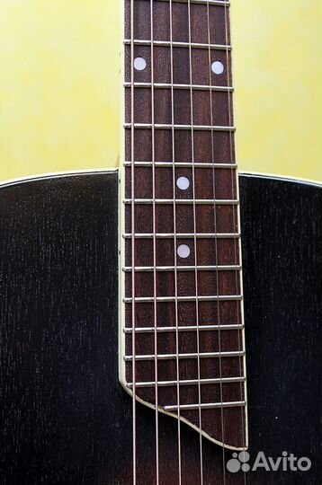 Акустическая гитара
