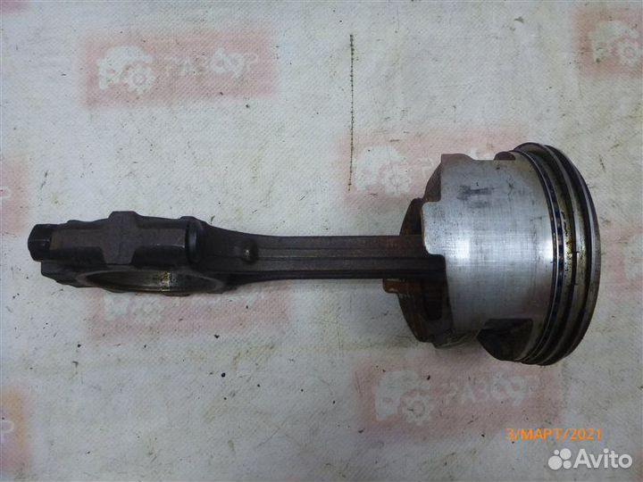 Поршень с шатуном Mitsubishi Montero Sport K90