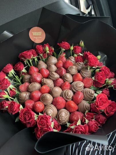 Букет, цветы, клубника в шоколаде