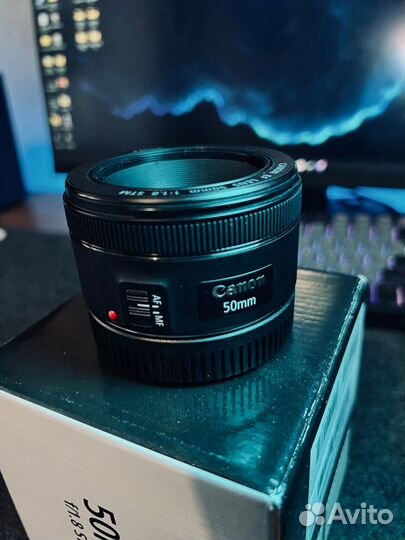 Объектив Canon EF 50mm f/1.8 STM