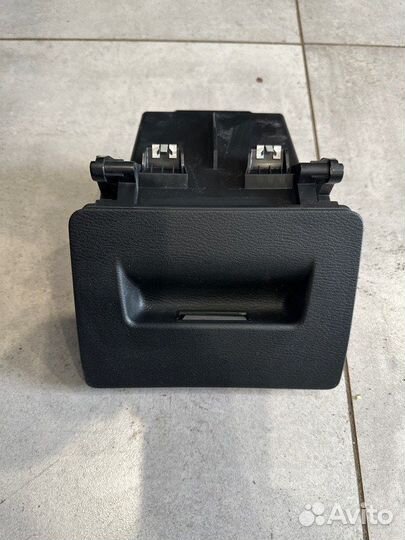 Бардачок передней консоли Bmw X1 F48 B47D20 2017