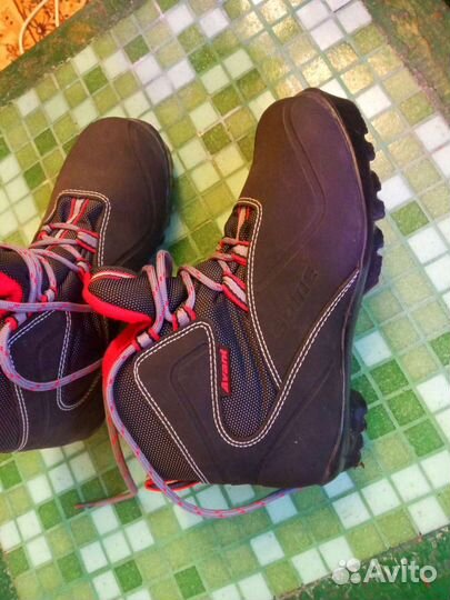 Лыжные ботинки