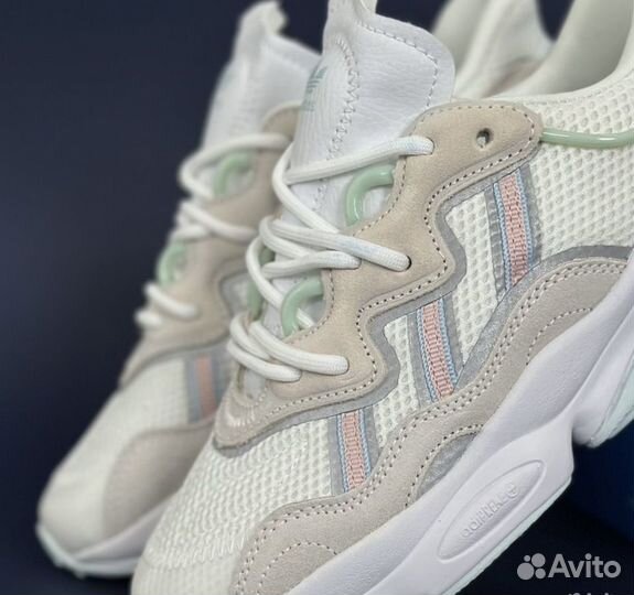 Кроссовки adidas ozweego