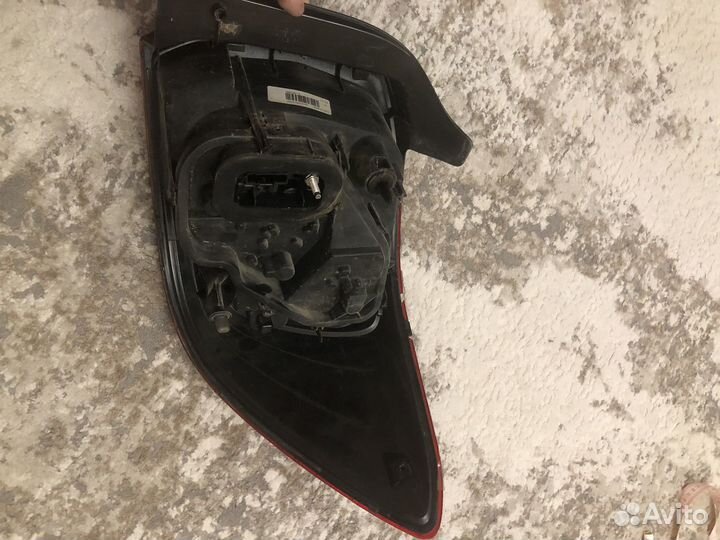 Фонарь задний левый рено логан 2