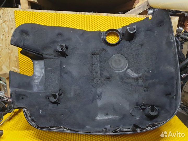 Крышка двигателя (декоративная) Volkswagen Touareg