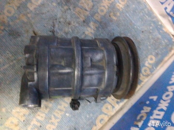 Компрессор кондиционера Nissan Serena универсал