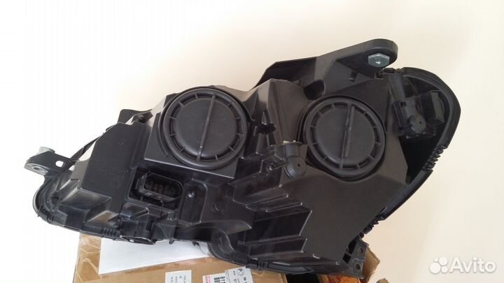 Фара правая Mercedes-Benz C(w204) мерседес