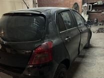 Toyota Yaris 1.3 AMT, 2006, битый, 230 000 км, с пробегом, цена 310 000 руб.