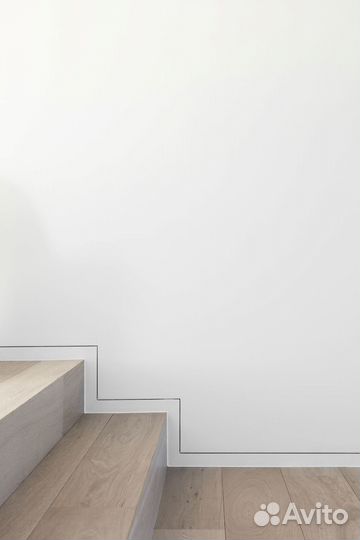 Плинтус алюминиевый