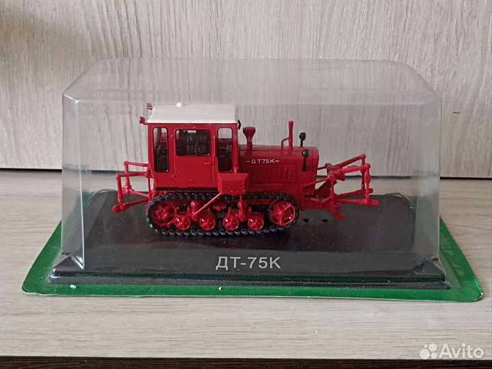 Модель трактора